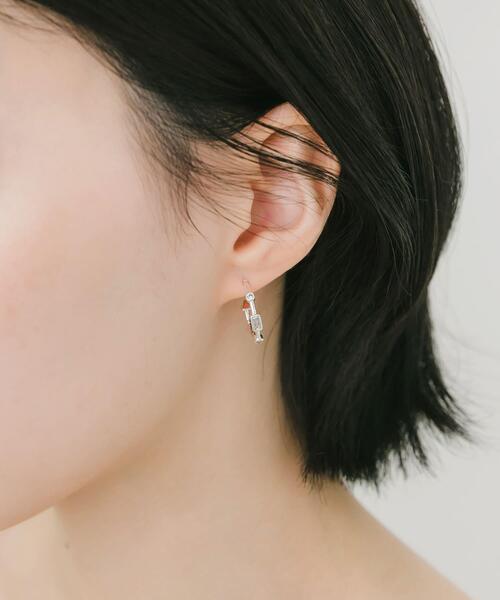 SMELLY（スメリー）の「ジオメトリッククリアビジューフープピアス（ピアス（両耳用）・レディース・シルバー系その他・-）」の7枚目の写真