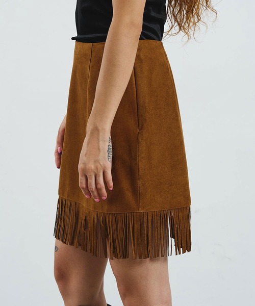 ROSE BUD(ローズバッド)の「mag.by c/SUEDE-LIKE FRINGE MINI SKIRT(スカート・レディース・ブラウン/ライトグリーン・S/M)」の4枚目の写真