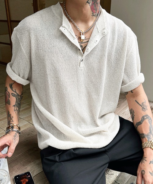 NOWLE(ノウル)の「【NOWLE】ヘンリーネック サマーニット 半袖 シャツ / リラックス トップス(ニット/セーター・メンズ・ブラック/ホワイト・LARGE/X-LARGE/MEDIUM)」の1枚目の写真