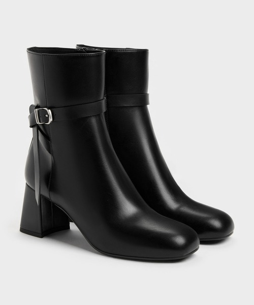 CHARLES & KEITH(チャールズ & キース)の「Eliza イライザ ブロックヒール アンクルブーツ(ブーツ・レディース・ブラック/サンドベージュ・22.5cm/23cm/23.5cm/24.5cm/25cm/25.5cm)」の12枚目の写真