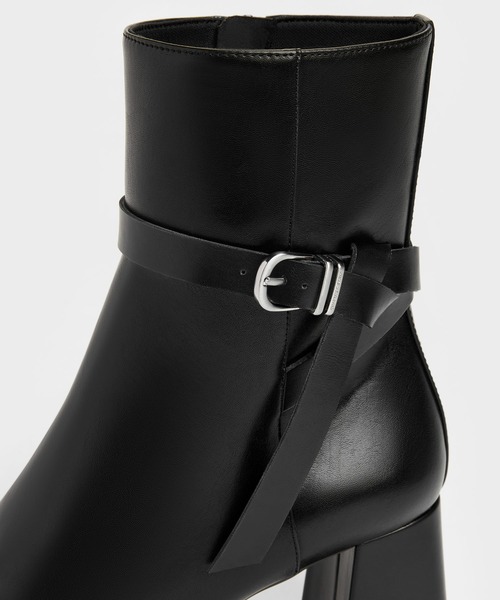 CHARLES & KEITH(チャールズ & キース)の「Eliza イライザ ブロックヒール アンクルブーツ(ブーツ・レディース・ブラック/サンドベージュ・22.5cm/23cm/23.5cm/24.5cm/25cm/25.5cm)」の10枚目の写真