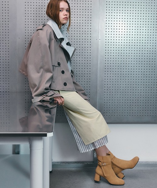 CHARLES & KEITH(チャールズ & キース)の「Eliza イライザ ブロックヒール アンクルブーツ(ブーツ・レディース・ブラック/サンドベージュ・22.5cm/23cm/23.5cm/24.5cm/25cm/25.5cm)」の7枚目の写真