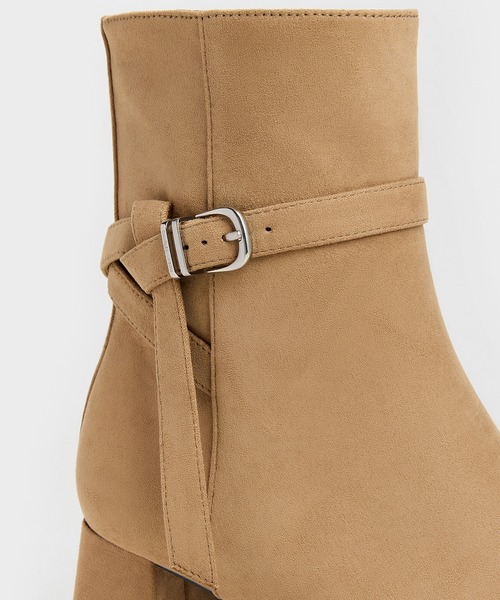 CHARLES & KEITH(チャールズ & キース)の「Eliza イライザ ブロックヒール アンクルブーツ(ブーツ・レディース・ブラック/サンドベージュ・22.5cm/23cm/23.5cm/24.5cm/25cm/25.5cm)」の15枚目の写真