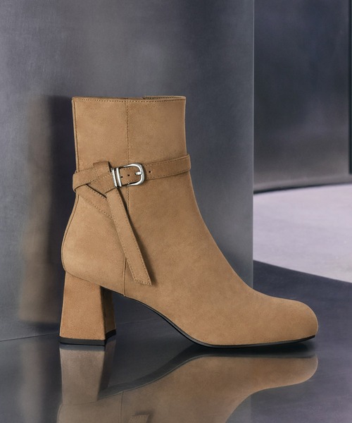 CHARLES & KEITH(チャールズ & キース)の「Eliza イライザ ブロックヒール アンクルブーツ(ブーツ・レディース・ブラック/サンドベージュ・22.5cm/23cm/23.5cm/24.5cm/25cm/25.5cm)」の5枚目の写真