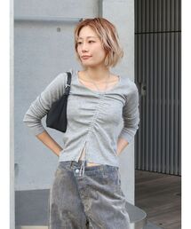 ギャザーデザインニット