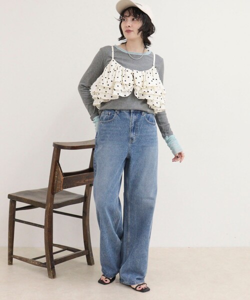 fredy emue(フレディエミュ)の「Soft color straight Denim(デニムパンツ・レディース・ブルー/ラベンダー・36/38)」の4枚目の写真