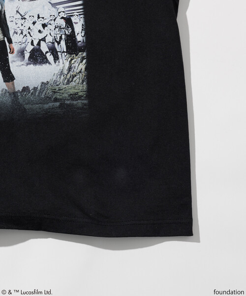 FREAK'S STORE(フリークスストア)の「STARWARS EP8 KV TEE/スターウォーズ エピソード8キービジュアルTシャツ(Tシャツ/カットソー・メンズ・ブラック・X-LARGE/XX-LARGE/LARGE)」の2枚目の写真