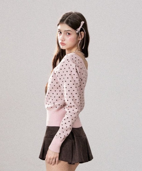 AVYL（アヴィル）の「ドット柄ワンショルダーニットカーディガン（ニット/セーター・レディース・ピンク・M）」の7枚目の写真
