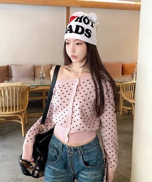 AVYL（アヴィル）の「ドット柄ワンショルダーニットカーディガン（ニット/セーター・レディース・ピンク・M）」の13枚目の写真
