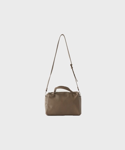 UNSTOA（アンストア）の「Faux Leather Shoulder Bag with Pockets, 2-Way StyleFaux Leather Shoulder Bag with Pockets， 2-Way Style 秋服 冬服（ショルダーバッグ・レディース・ブラウン・FREE）」の2枚目の写真