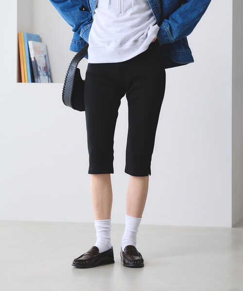 BEAUTY&YOUTH UNITED ARROWS（ビューティーアンドユースユナイテッドアローズ）の「コットンポリエステル ダブルフェイス カプリパンツ（その他パンツ・レディース・グレー系/ブラック・M/S）」の2枚目の写真