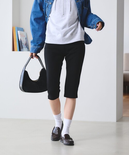 BEAUTY&YOUTH UNITED ARROWS（ビューティーアンドユースユナイテッドアローズ）の「コットンポリエステル ダブルフェイス カプリパンツ（その他パンツ・レディース・グレー系/ブラック・M/S）」の3枚目の写真