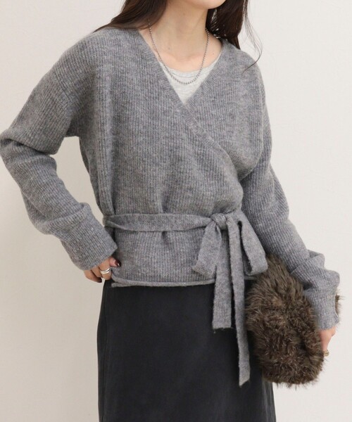 fredy emue(フレディエミュ)の「モヘヤ混カシュクールニットプルオーバー(ニット/セーター・レディース・サックスブルー/グレー/パープル・38)」の2枚目の写真