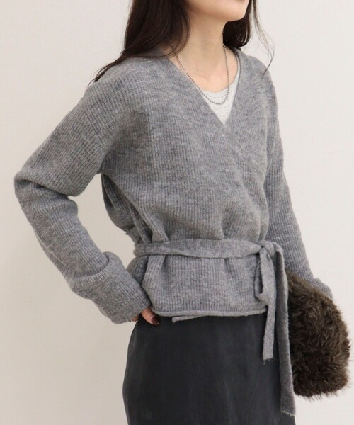 fredy emue(フレディエミュ)の「モヘヤ混カシュクールニットプルオーバー(ニット/セーター・レディース・サックスブルー/グレー/パープル・38)」の10枚目の写真