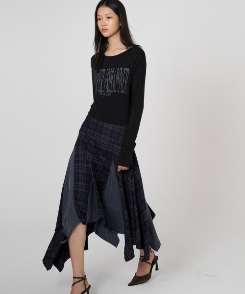 THIRSTYCLUB(サースティークラブ)の「ミックスチェック アンバランススカート - ネイビー(スカート・レディース・その他・MEDIUM/LARGE)」の1枚目の写真
