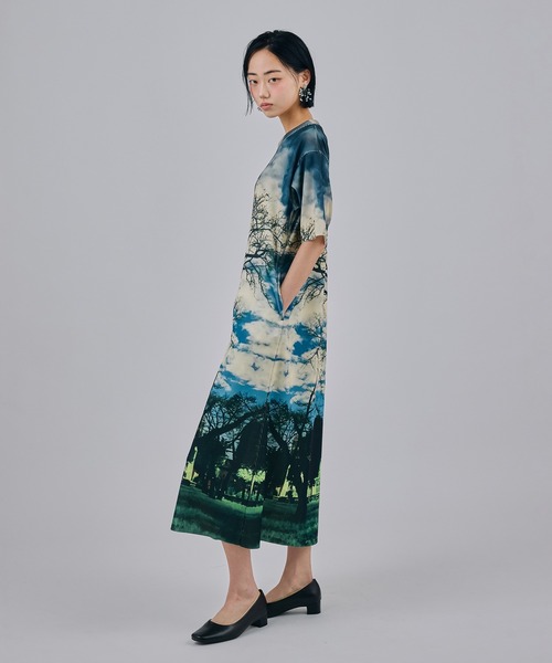 NON TOKYO(ノントーキョー)の「PRINT RIB HALF SLEEVE ONE-PIECE(ワンピース・レディース・ホワイト×ブルー/ブラック系/ブラウン系・2/1)」の5枚目の写真