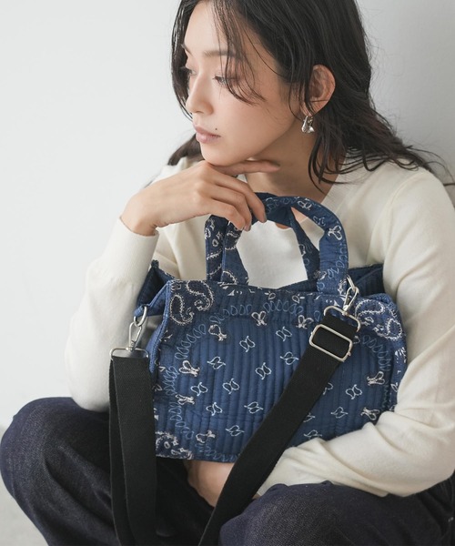 mili an deni(ミリアンデニ)の「2WAYキルティングバンダナトートバッグ(ショルダーバッグ・レディース・アイボリー/ダークブルー/アッシュグレー/ブラウン・F)」の15枚目の写真