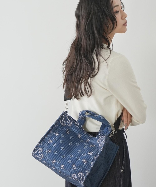 mili an deni(ミリアンデニ)の「2WAYキルティングバンダナトートバッグ(ショルダーバッグ・レディース・アイボリー/ダークブルー/アッシュグレー/ブラウン・F)」の16枚目の写真