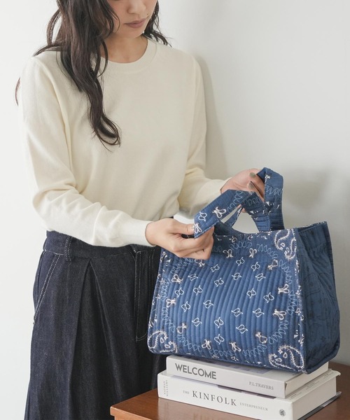 mili an deni(ミリアンデニ)の「2WAYキルティングバンダナトートバッグ(ショルダーバッグ・レディース・アイボリー/ダークブルー/アッシュグレー/ブラウン・F)」の17枚目の写真