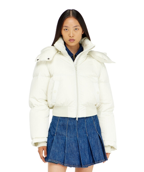 DIESEL(ディーゼル)の「ウィメンズ ダウンジャケット W-PEYT-SHORT-NEW-WD(ダウンジャケット/コート・レディース・ブラック/ホワイト・40/42/36/38/44)」の2枚目の写真