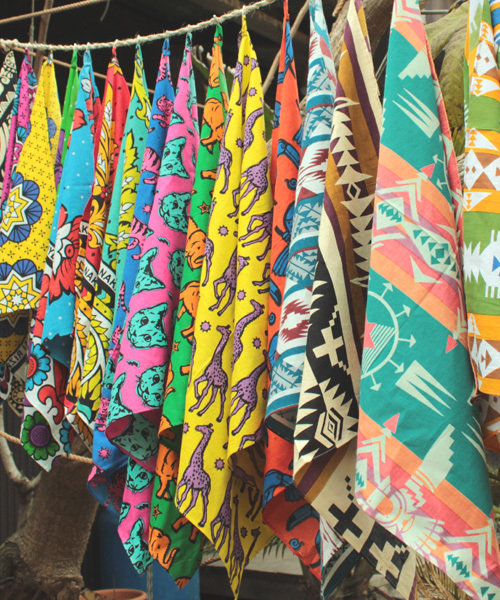 チャイハネ(チャイハネ)の「【チャイハネ】ズーズ-バンダナ(バンダナ/スカーフ・レディース・ブルー/イエロー/オレンジ/グリーン/ピンク/イエロー系その他/オレンジ系その他・FREE)」の12枚目の写真