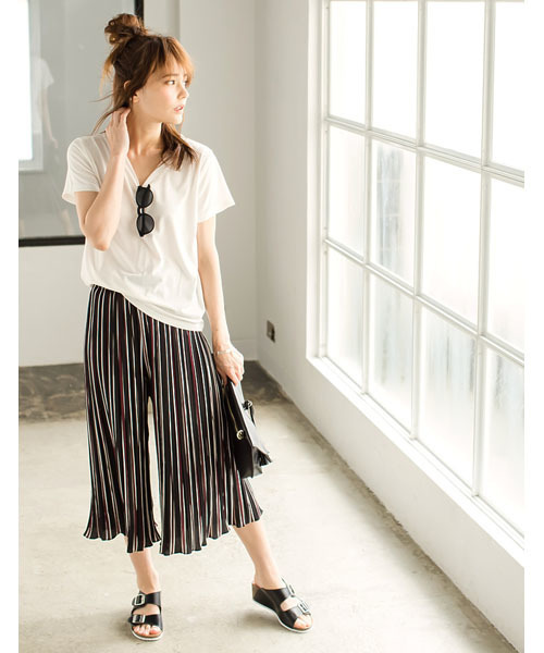 Re:EDIT（リエディ）の「シンプルVネックTシャツ[春夏新作][Re:EDIT/リエディ][リエディオリジナル]（Tシャツ/カットソー・レディース・グレー/ブラック/ワイン/モカ/ホワイト・LARGE/MEDIUM）」の13枚目の写真