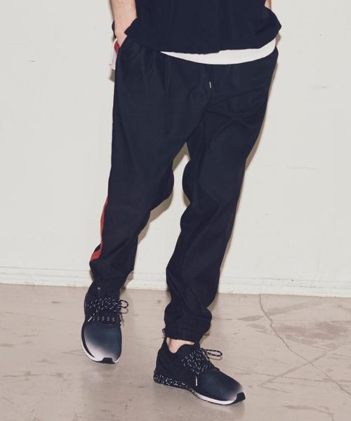 MONKEY TIME（モンキータイム）の「＜monkey time＞ REDLINE DROPPED JOGGER/ジョガーパンツ ◆（その他パンツ・メンズ・ブラック・LARGE/SMALL/MEDIUM）」の3枚目の写真