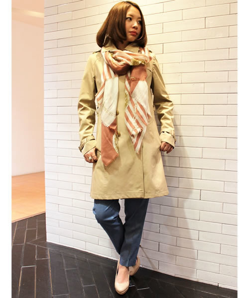 CROON A SONG（クルーンアソング）の「トレンチコート　NAO-6205-A（トレンチコート・レディース・ベージュ/ネイビー・38）」の13枚目の写真