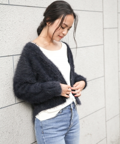 laboratory work（ラボラトリーワーク）の「ふわふわフェザーヤーンルーズカーデ（カーディガン/ボレロ・レディース・ブラック/ピンク/ライトグレー・MEDIUM）」の2枚目の写真
