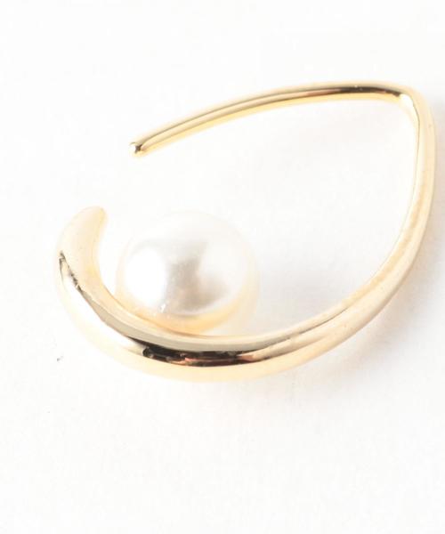 BEAUTY&YOUTH UNITED ARROWS(ビューティーアンドユースユナイテッドアローズ)の「BY パールモチーフ ヘンケイドロップスモールピアス(ピアス(両耳用)・レディース・ゴールド・FREE)」の4枚目の写真