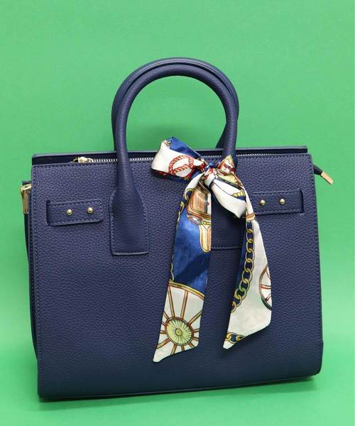 florist(フローリスト)の「【2way】スカーフ付きオフィストートバッグ(ハンドバッグ・レディース・ホワイト/ブラック/ベージュ/ネイビー/グレー/レッド/カーキ・FREE)」の18枚目の写真