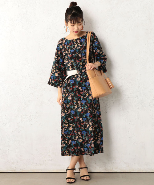Cheek(チーク)の「花柄デシンベルトセットロングワンピース(ワンピース・レディース・ホワイト/ブラック/ブルー・MEDIUM)」の9枚目の写真