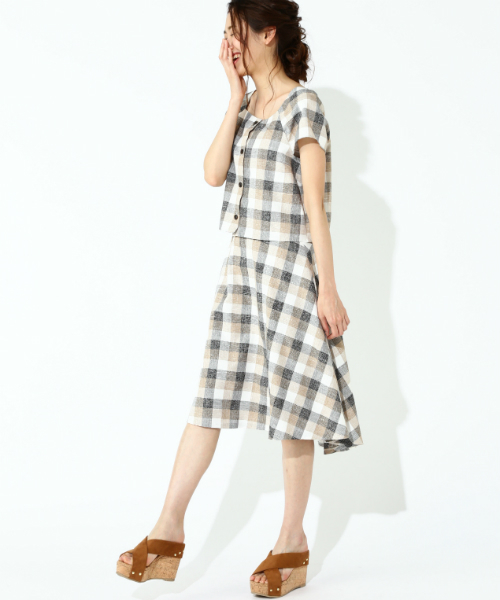 NATURAL BEAUTY BASIC（ナチュラルビューティーベーシック）の「【JJ 7月号掲載】チェックスカート（スカート・レディース・ベージュ系その他/ブルー系その他・SMALL/MEDIUM/X-SMALL）」の4枚目の写真