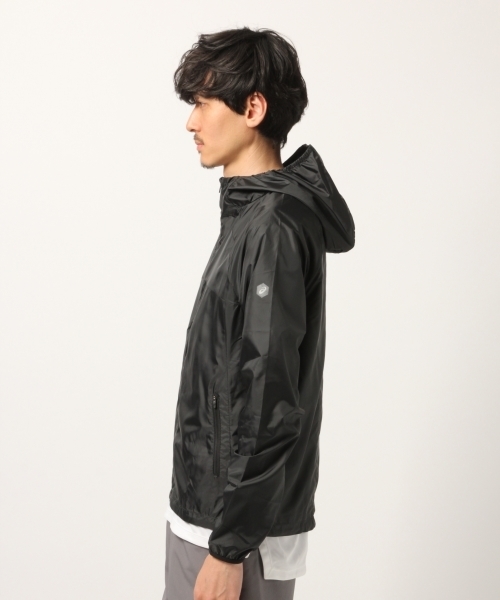 GLOBAL WORK(グローバルワーク)の「【ASICS】パッカブルジャケット Men/793375(パーカー・メンズ・ブラック/レッド・LARGE/MEDIUM)」の9枚目の写真
