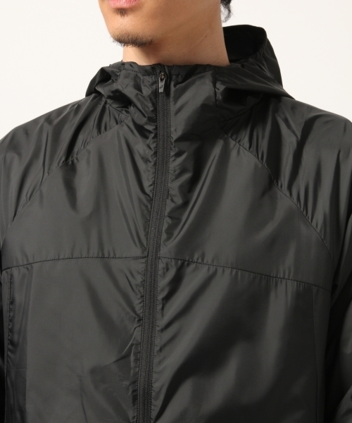 GLOBAL WORK(グローバルワーク)の「【ASICS】パッカブルジャケット Men/793375(パーカー・メンズ・ブラック/レッド・LARGE/MEDIUM)」の11枚目の写真