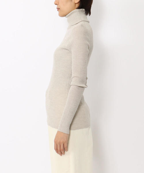 GALERIE VIE（ギャルリー ヴィー）の「プルミエウールリブ タートルネックプルオーバー（ニット/セーター・レディース・ホワイト/ブラック/ネイビー/ライトベージュ・S）」の9枚目の写真