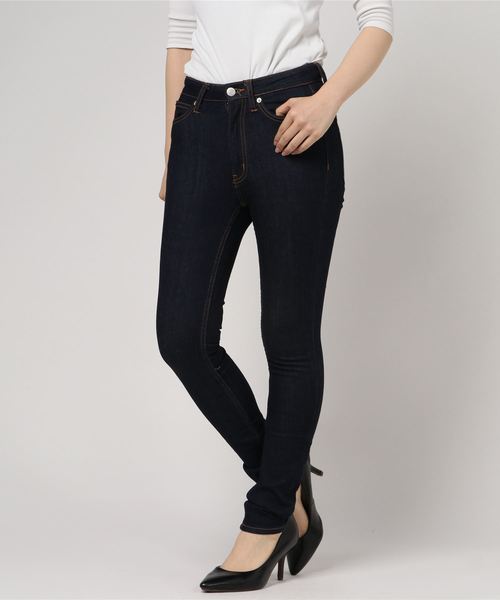 Calvin Klein Jeans(カルヴァンクラインジーンズ)の「ネイビー スキニー デニムパンツ(デニムパンツ・レディース・ブラック/ブルー・25inch/28inch/29inch/26inch/27inch)」の1枚目の写真