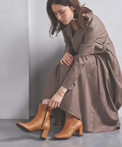 UNITED ARROWS（ユナイテッドアローズ）の「UWCB スクエアトゥ ショートブーツ（ブーツ・レディース・ブラック/ブラウン・35h/36/36h/37h/38/37/35）」の2枚目の写真