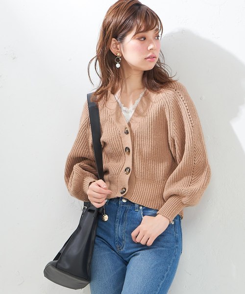 natural couture（ナチュラルクチュール）の「ぷくぷく片畦ニットカーディガン（カーディガン/ボレロ・レディース・ベージュ/ネイビー/オフホワイト/グリーン/ライトピンク・FREE）」の3枚目の写真