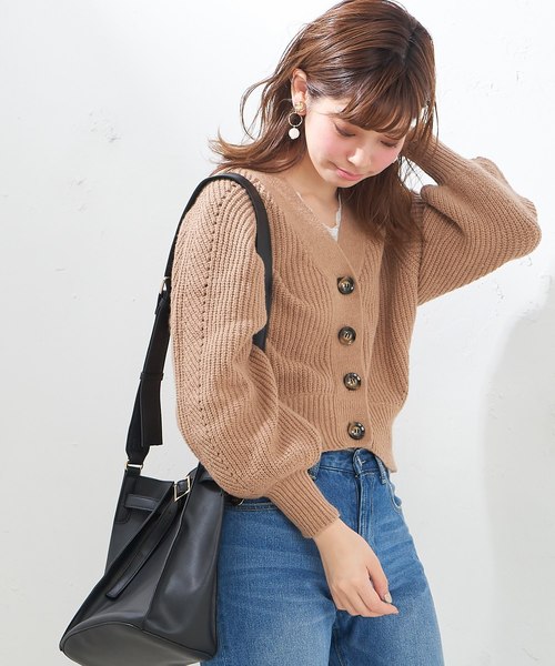 natural couture（ナチュラルクチュール）の「ぷくぷく片畦ニットカーディガン（カーディガン/ボレロ・レディース・ベージュ/ネイビー/オフホワイト/グリーン/ライトピンク・FREE）」の10枚目の写真