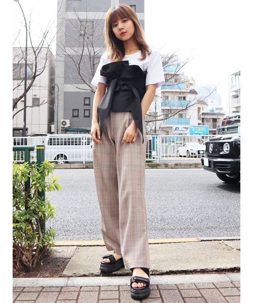EMODA(エモダ)の「バルキースニーカーシューズ(サンダル・レディース・ホワイト/ブラック・SMALL/MEDIUM/LARGE)」の4枚目の写真