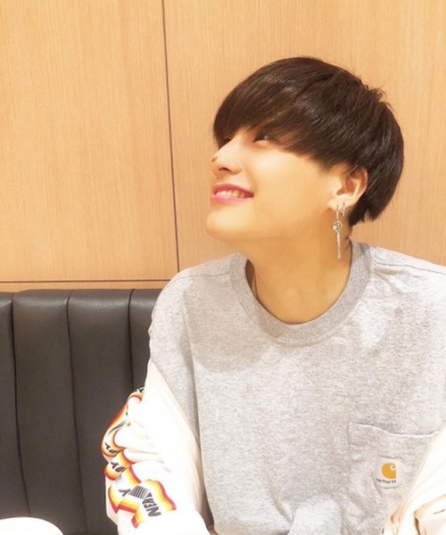 Carhartt（カーハート）の「カーハート carhartt 無地 ロゴ 長袖Tシャツ ポケット付き（Tシャツ/カットソー・メンズ・ブラック/ネイビー/グレー/グリーン/ワイン/ブルー系その他/ホワイト/ライトグリーン/チャコールグレー/ダークブラウン/グレー系その他/グレー系その他2/グリーン系その他2/オレンジ系その他/グリーン系その他・SMALL/MEDIUM/LARGE/X-LARGE）」の4枚目の写真