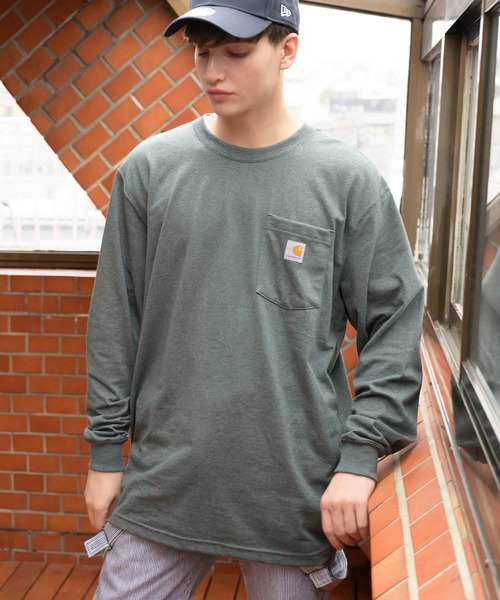Carhartt（カーハート）の「カーハート carhartt 無地 ロゴ 長袖Tシャツ ポケット付き（Tシャツ/カットソー・メンズ・ブラック/ネイビー/グレー/グリーン/ワイン/ブルー系その他/ホワイト/ライトグリーン/チャコールグレー/ダークブラウン/グレー系その他/グレー系その他2/グリーン系その他2/オレンジ系その他/グリーン系その他・SMALL/MEDIUM/LARGE/X-LARGE）」の6枚目の写真