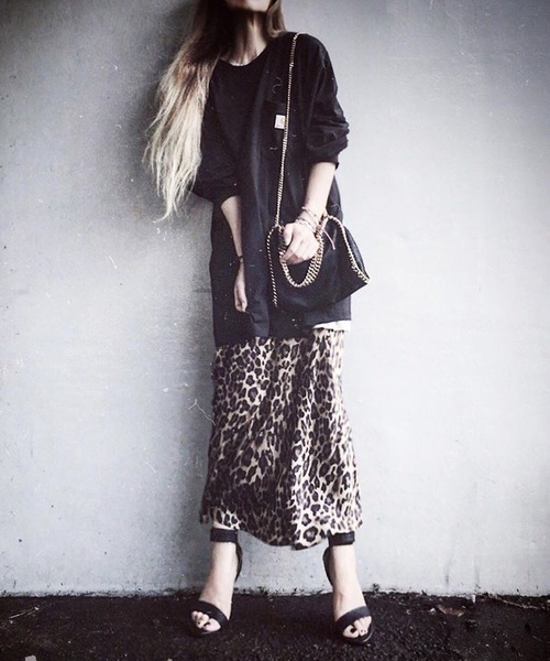 Carhartt（カーハート）の「カーハート carhartt 無地 ロゴ 長袖Tシャツ ポケット付き（Tシャツ/カットソー・メンズ・ブラック/ネイビー/グレー/グリーン/ワイン/ブルー系その他/ホワイト/ライトグリーン/チャコールグレー/ダークブラウン/グレー系その他/グレー系その他2/グリーン系その他2/オレンジ系その他/グリーン系その他・SMALL/MEDIUM/LARGE/X-LARGE）」の19枚目の写真