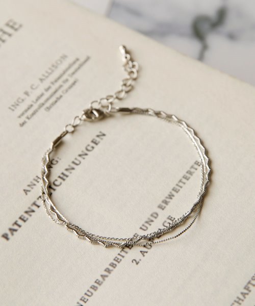colleca la（コレカラ）の「ミックスチェーンブレスレット（ブレスレット・レディース・シルバー/ゴールド・ﾌﾘ-）」の2枚目の写真