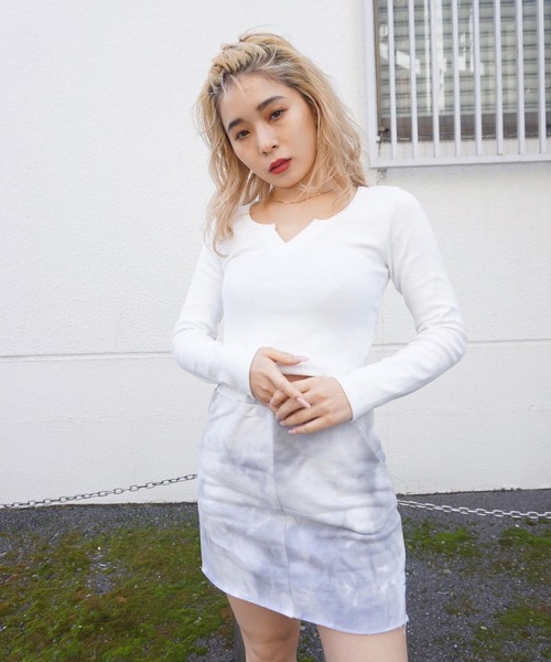 FIG&VIPER(フィグアンドバイパー)の「リブスリットショートロンT(Tシャツ/カットソー・レディース・ホワイト/ブラック/ベージュ/ピンク・FREE)」の2枚目の写真