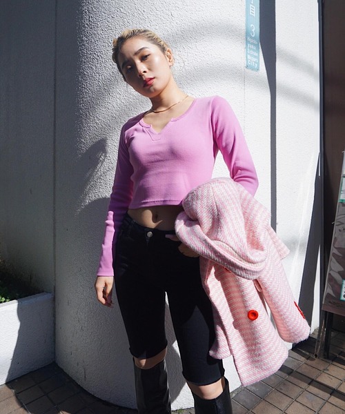 FIG&VIPER(フィグアンドバイパー)の「リブスリットショートロンT(Tシャツ/カットソー・レディース・ホワイト/ブラック/ベージュ/ピンク・FREE)」の14枚目の写真