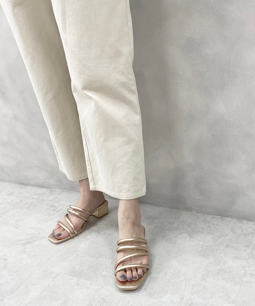 natural couture(ナチュラルクチュール)の「チューブヒモミュールサンダル(サンダル・レディース・ミント/クリア/アイボリー/ピンクゴールド・L/M)」の8枚目の写真