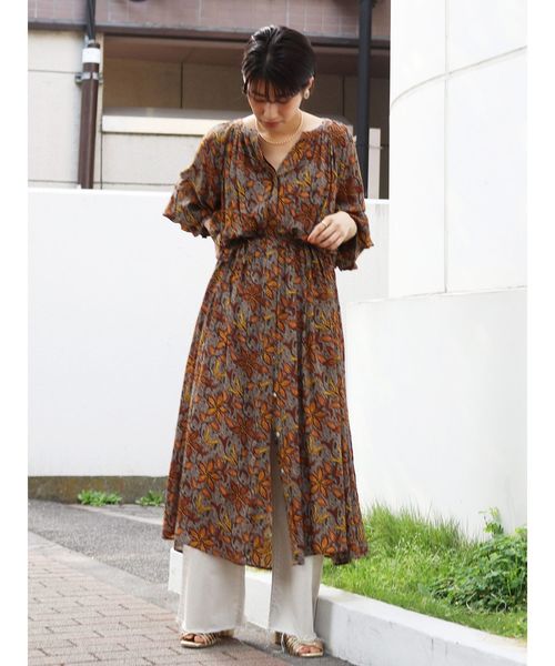 Ungrid（アングリッド）の「バティックプリントガウンワンピース（ワンピース・レディース・ブラック/ベージュ・FREE）」の12枚目の写真