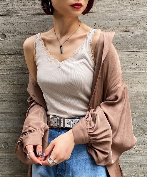 PAGEBOY（ページボーイ）の「2WAYレースキャミソールAW（キャミソール・レディース・ブラック/オフホワイト/ワインレッド/グレイッシュベージュ・FREE）」の3枚目の写真